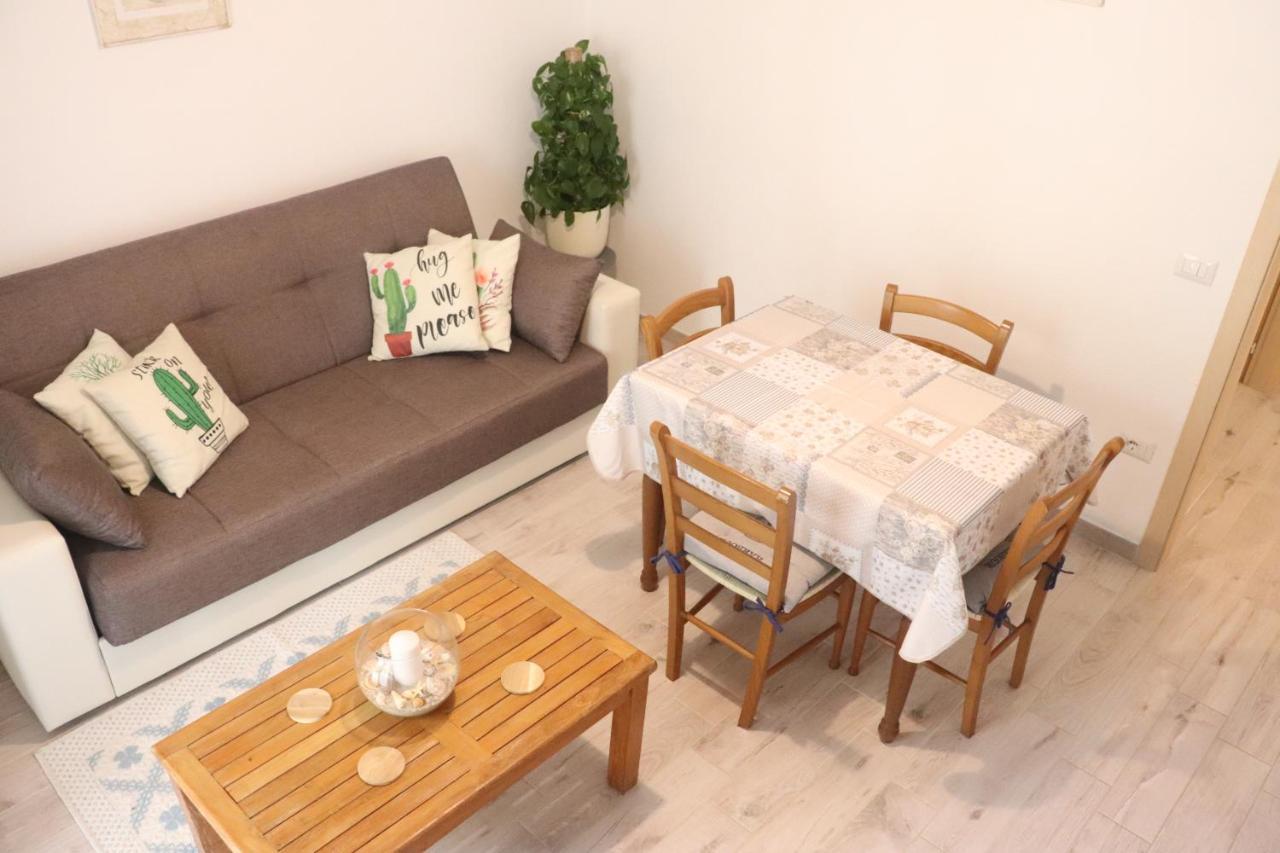 Casa Oleandri Villa Golfo Aranci Luaran gambar